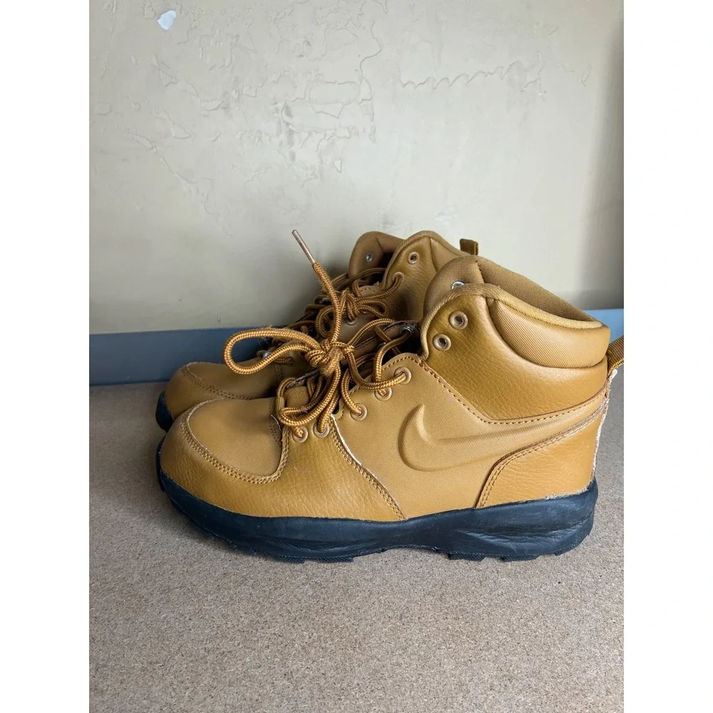 Nike Manoa LTR GS Wheat Brown Leather Boots BQ5371-700 Kids Size 5Y
